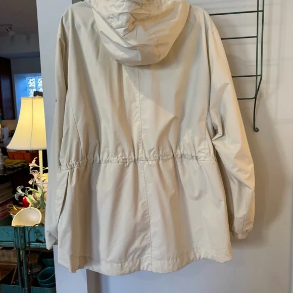 Columbia Plus Size Cream Colored Lillian Ridge Rain Jacket for Spring - Picture 8 of 13